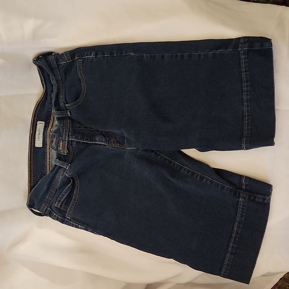 515 Levi Stretchy Bermuda Jean Shorts - Picture 2 of 3
